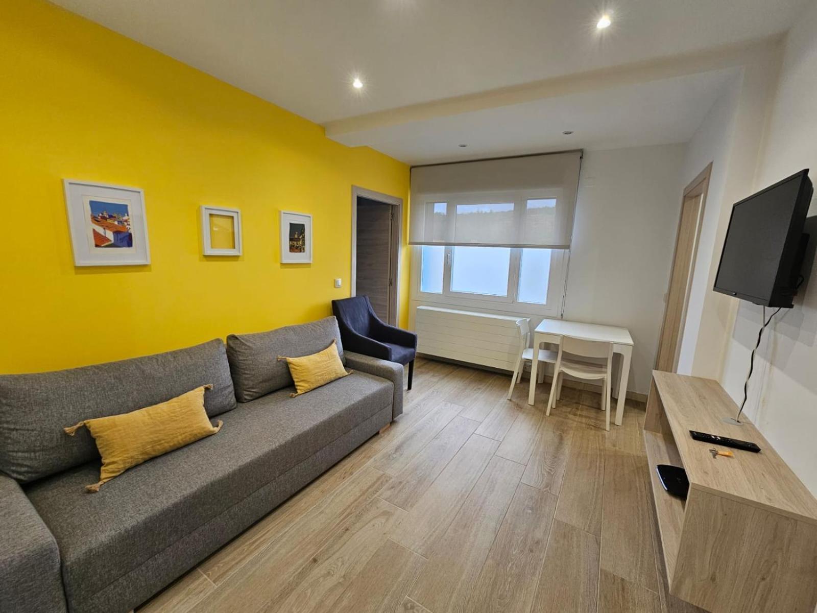 Inicia Avio Apartamentos 圣地亚哥－德孔波斯特拉 外观 照片